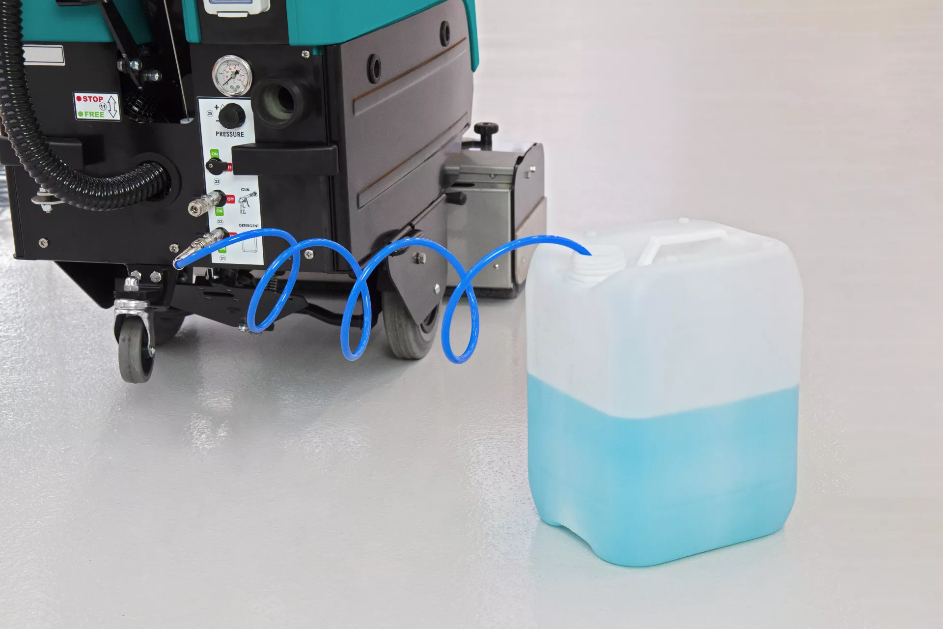 SLANGE TIL OPSUGNING AF SÆBE. EC52