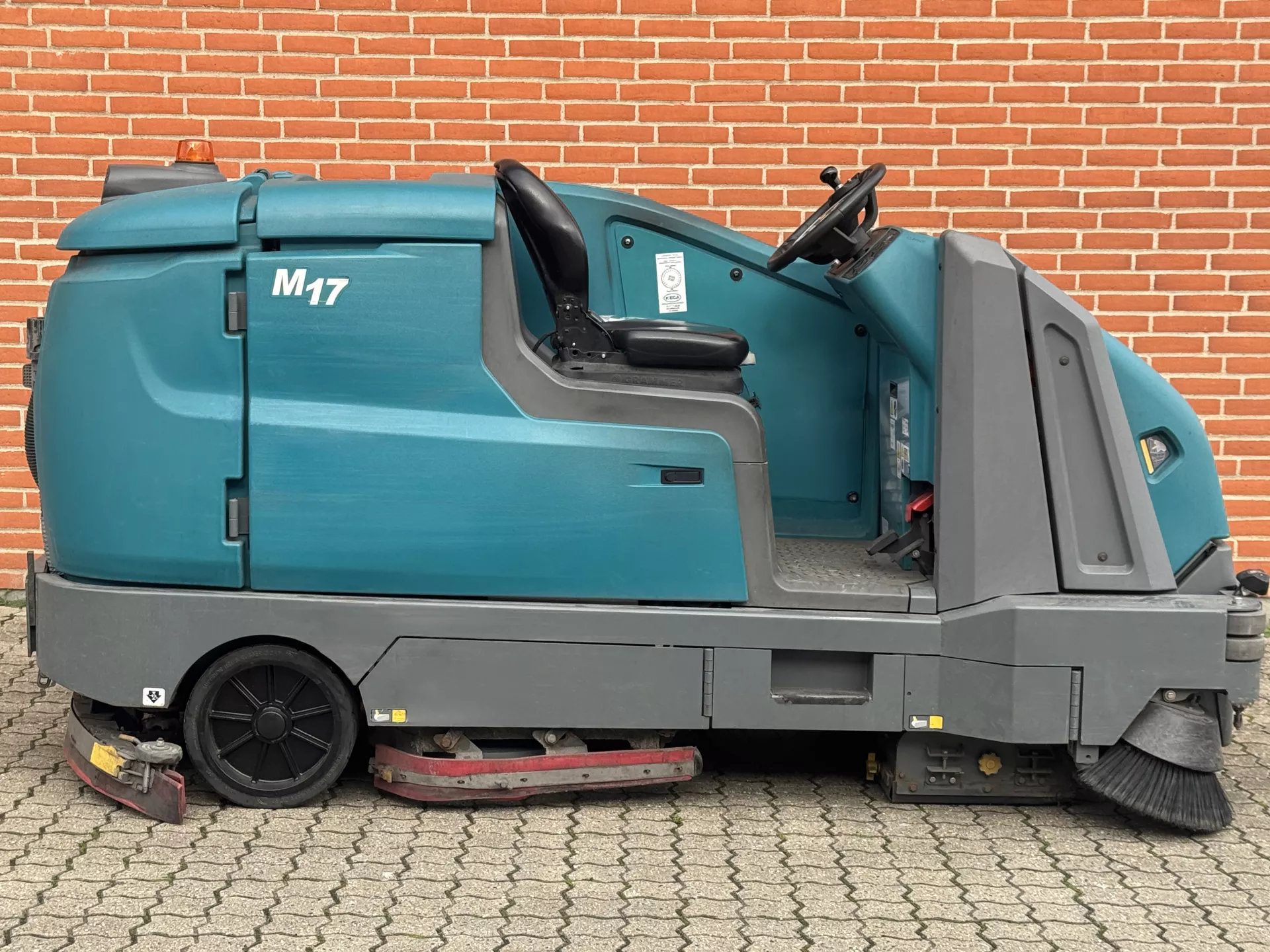 TENNANT M17